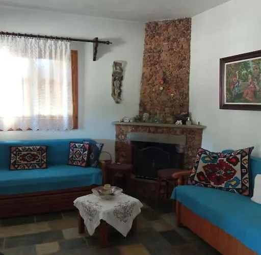 Persefoni'S Traditional House Promirion photo