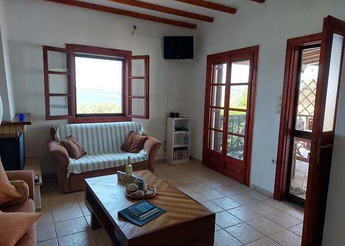 Vakantiehuisje Eione Op Het Eiland Paleo Trikeri photo