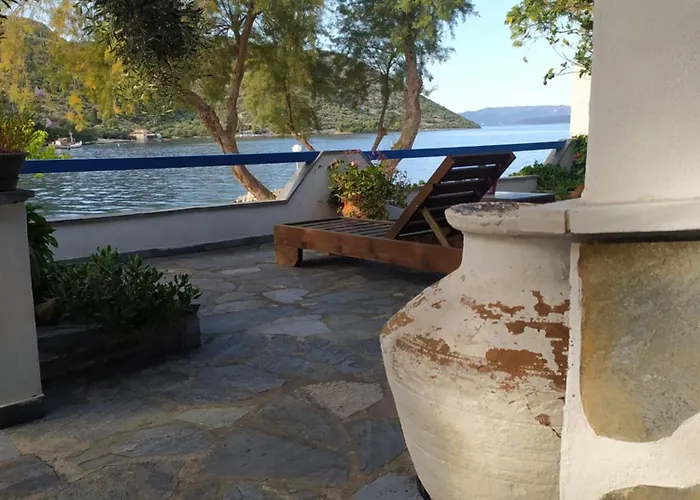 Amfithea Seaview Apartment Trikeri photo