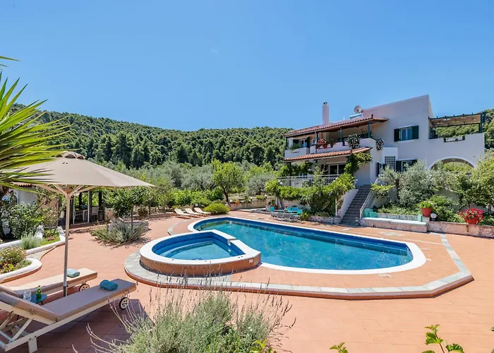 Nature Grand Estate - Spacious Villa With Pool Ditropo 사진